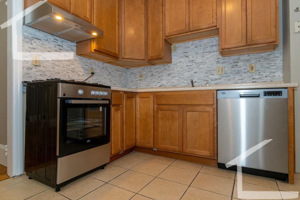5 Hollis Pl #5, Allston, MA 02134