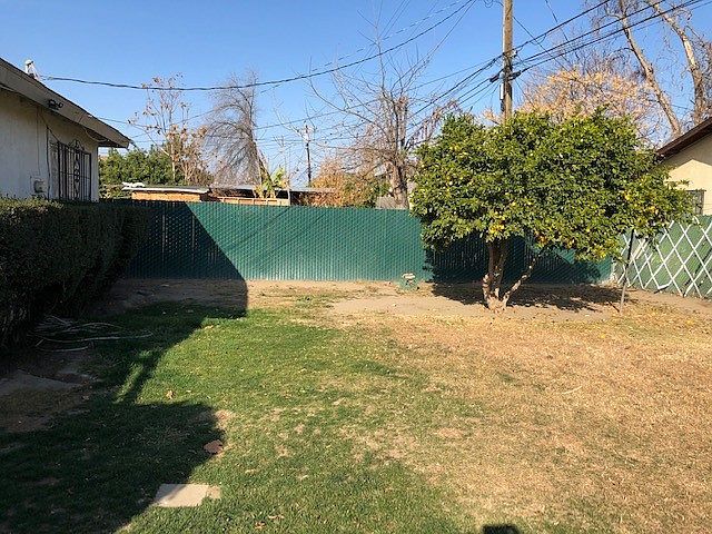 608 M St, Bakersfield, CA 93304