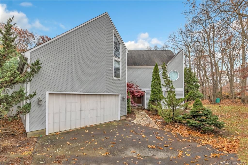 65 Hunting Ridge Rd, Easton, CT 06612