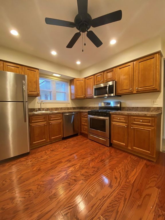 115 Lathrop Ave 1r Staten Island Ny 10314 Trulia 115 Lathrop Ave 1r Staten Island Ny, Island Kitchen Staten Nyc