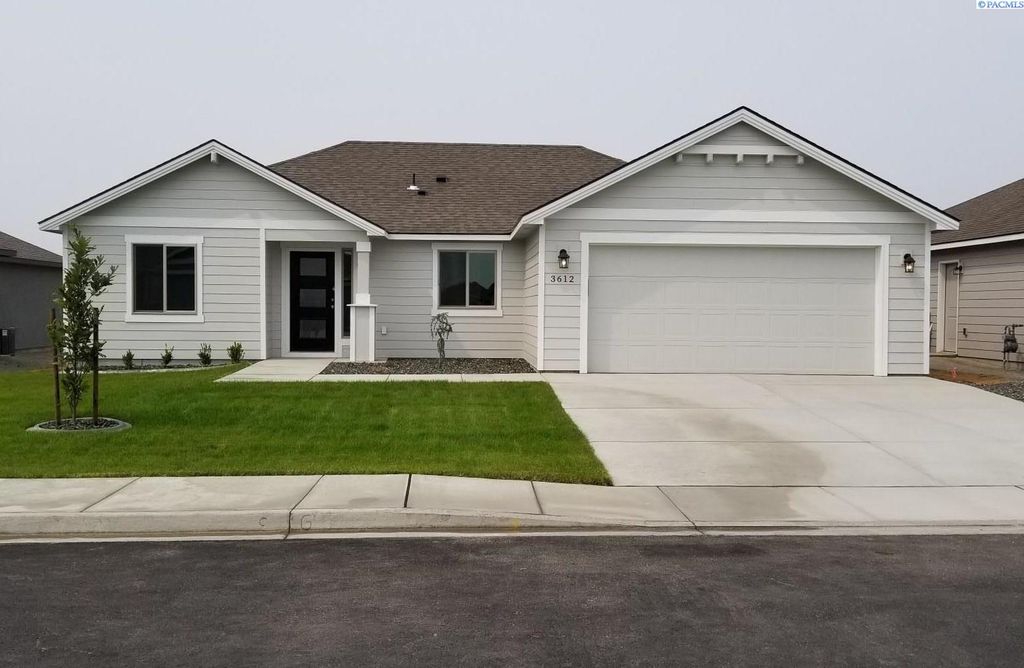 3612 Lakelse Ln, Pasco, WA 99301
