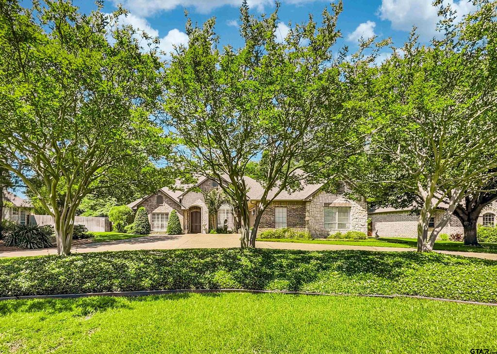 2215 Firestone Cir, Tyler, TX 75703