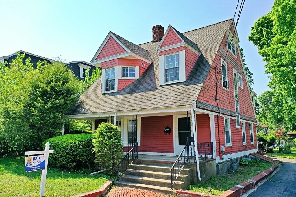 120 Arlington St, Hyde Park, MA 02136
