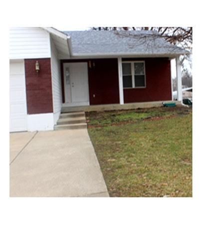 10522 Farview Ave, Saint Ann, MO 63074
