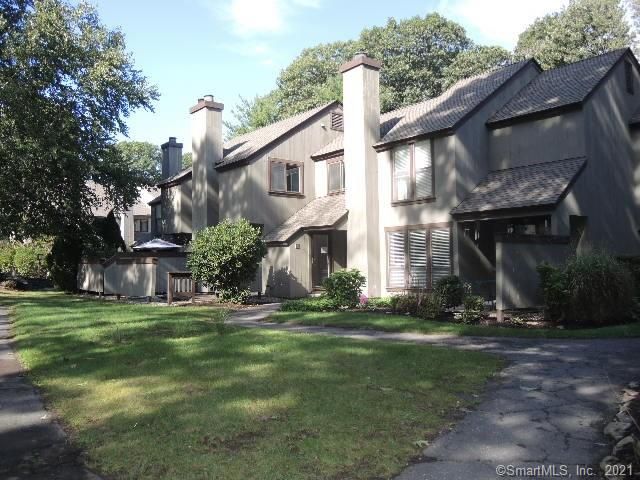 10 Willow Ln #10, Avon, CT 06001