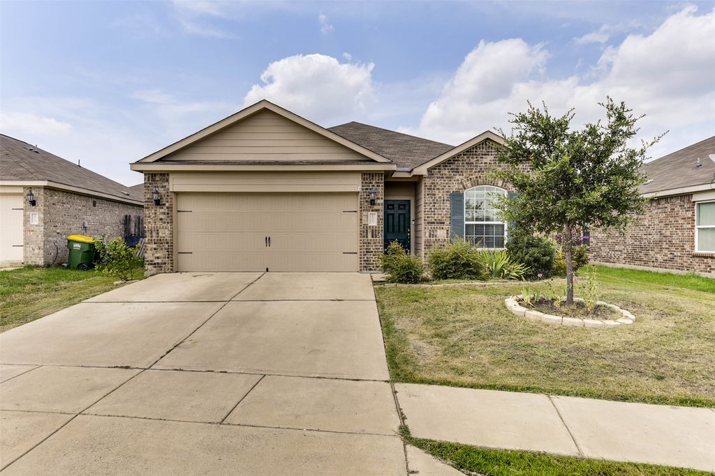 177 Kennedy Dr, Venus, TX 76084 SingleFamily Home for Sale MLS 20681228