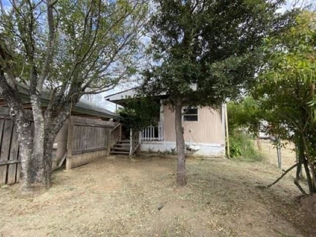 5206 McAllen Ln, Zapata, TX 78076