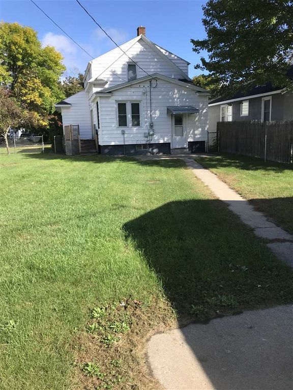 1119 10th Ave S, Escanaba, MI 3 Bed, 1 Bath SingleFamily Home 4