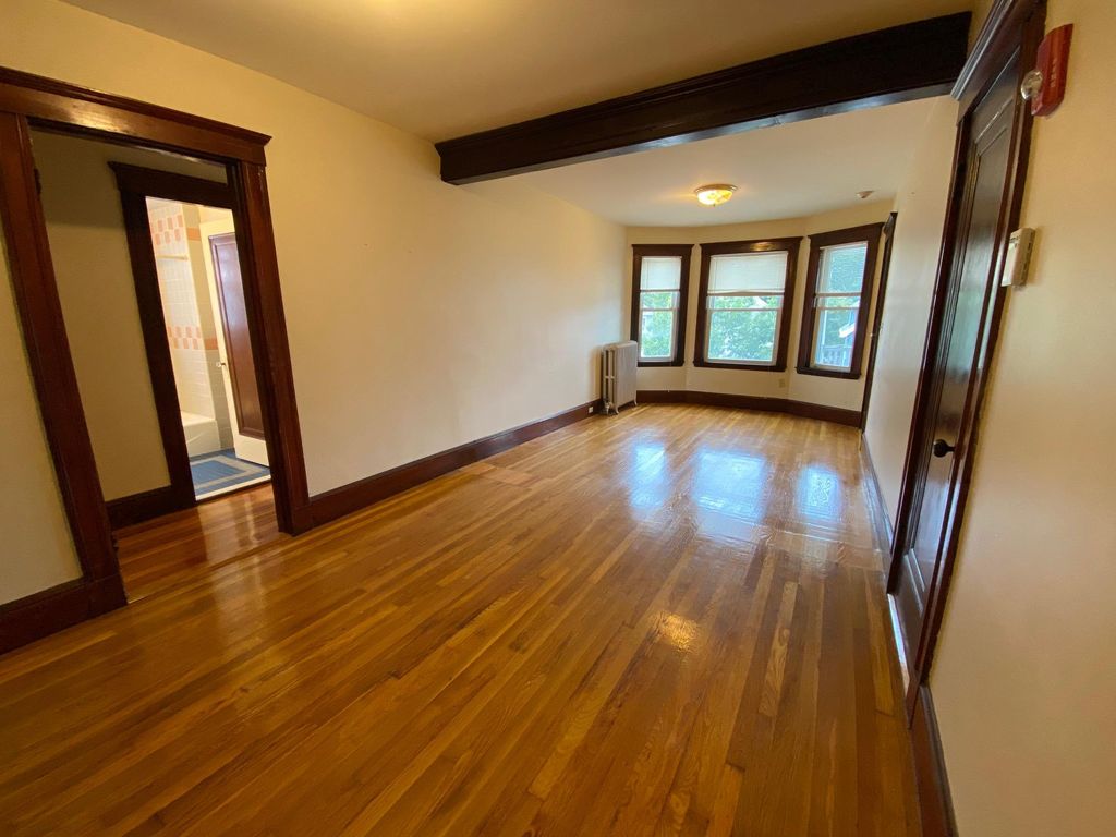 134 Belgrade Ave #6, Roslindale, MA 02131