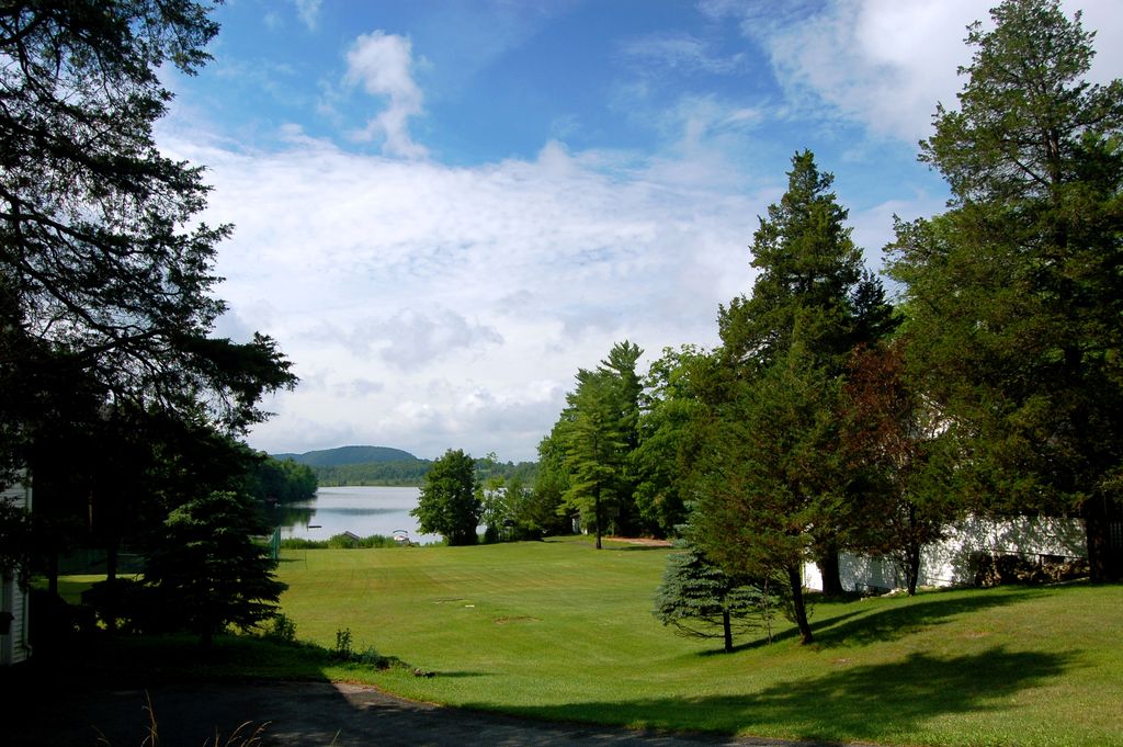 500 Twin Lakes Rd, Salisbury, CT 2 Bed, 1 Bath SingleFamily Home