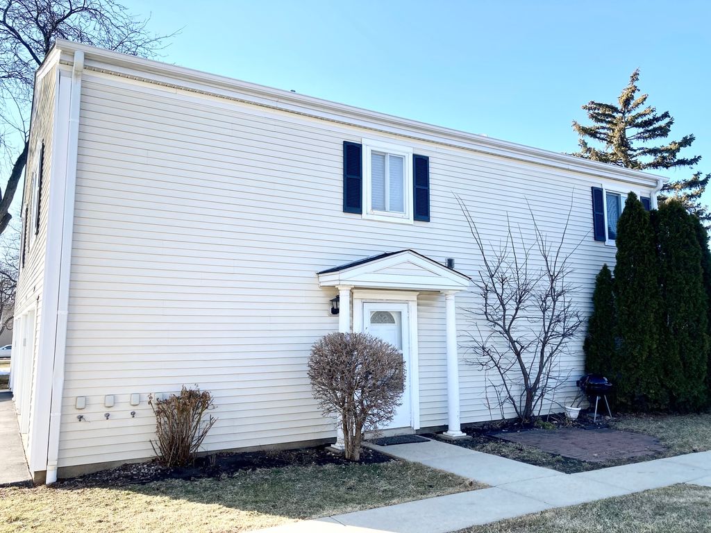 1467 Quaker Ln #119D, Prospect Heights, IL 60070
