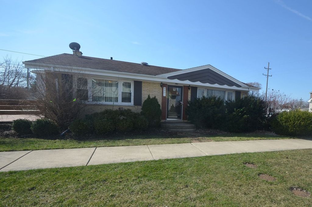 9001 Parkside Ave, Oak Lawn, IL 60453