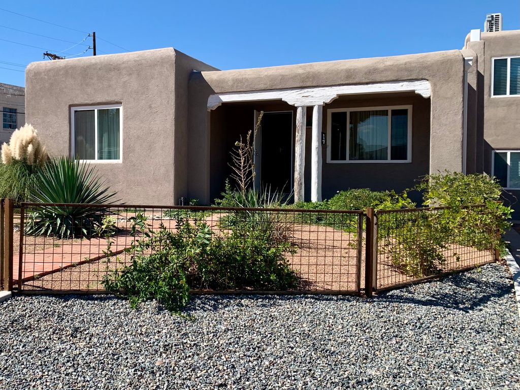 117 Bryn Mawr Dr NE, Albuquerque, NM 87106