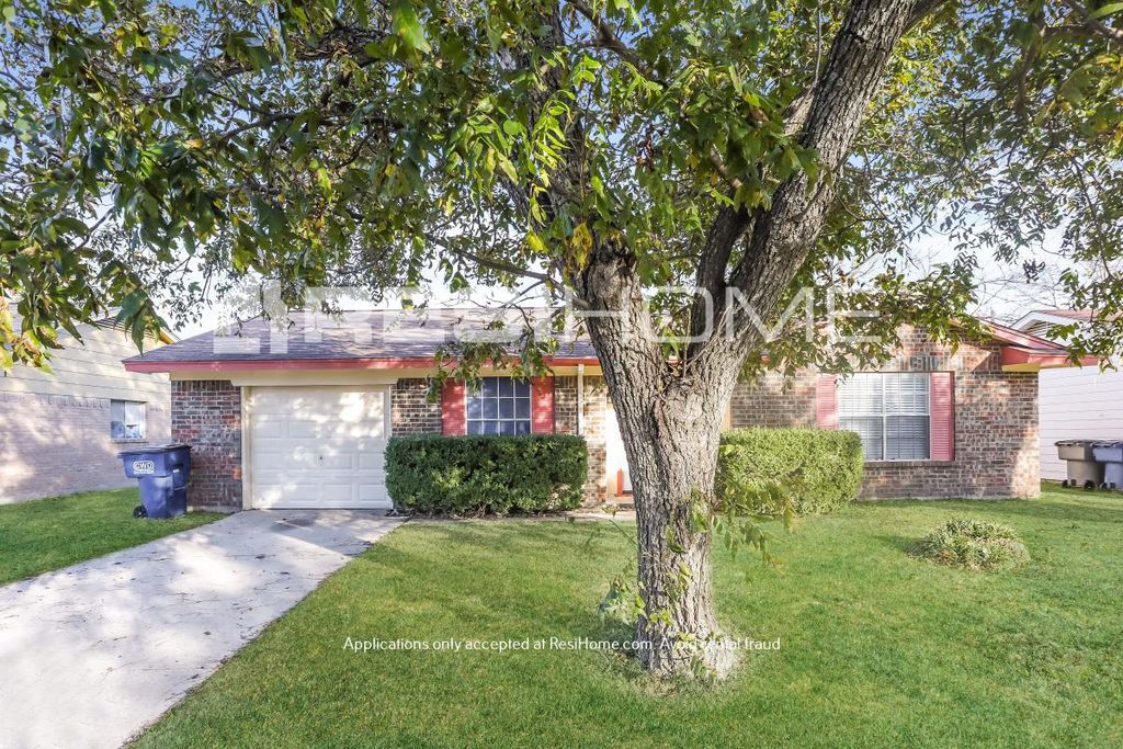 2618 Concord Ln, Lancaster, TX 75134