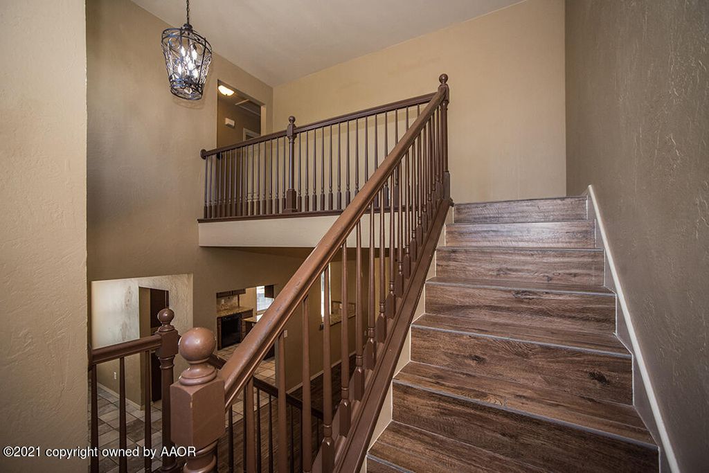 7001 Glenoak Ln, Amarillo, TX 79109