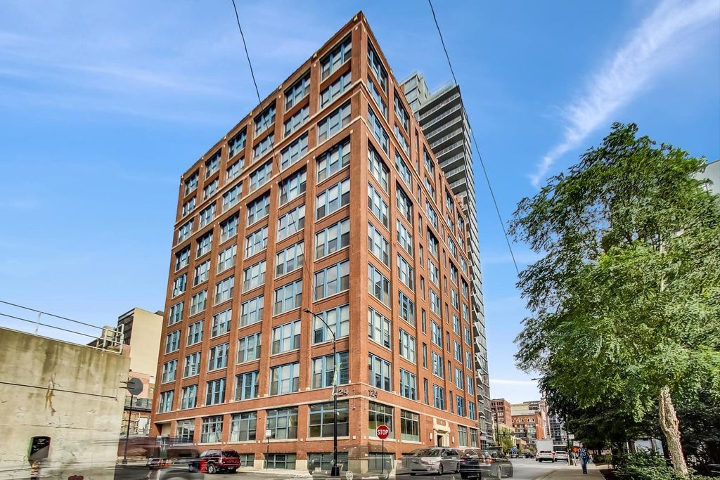 124 W Polk St #706, Chicago, IL 60605