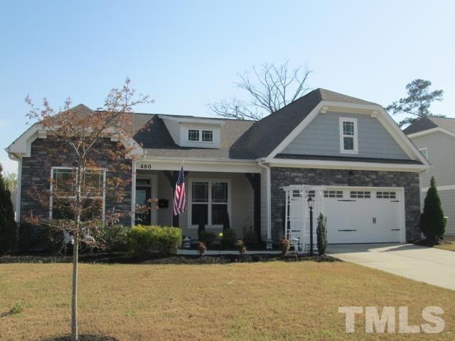 450 Sippihaw Oaks Dr, Fuquay Varina, NC 27526