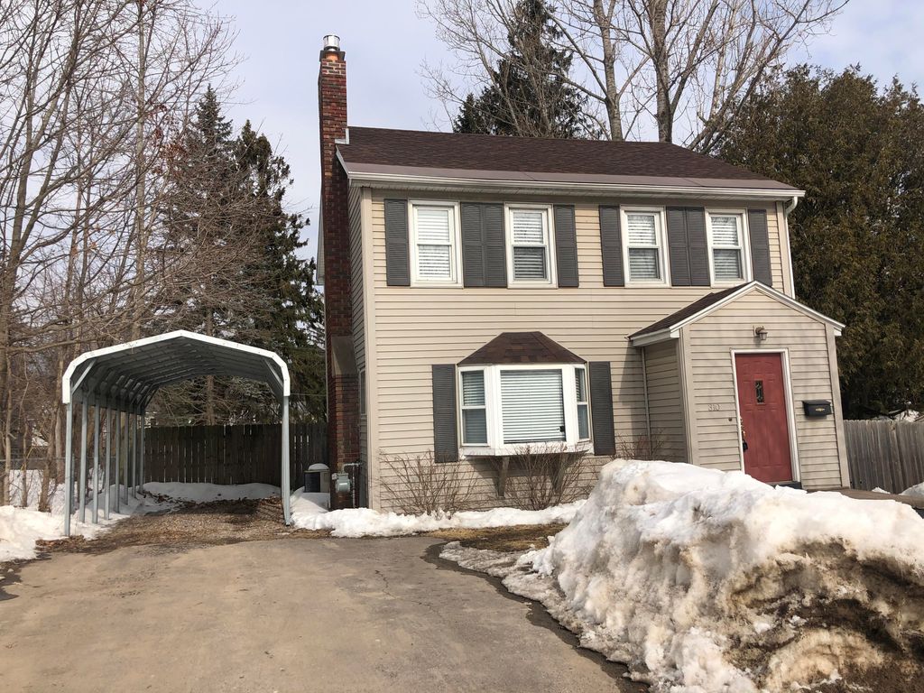 310 W Easterday Ave, Sault Sainte Marie, MI 49783