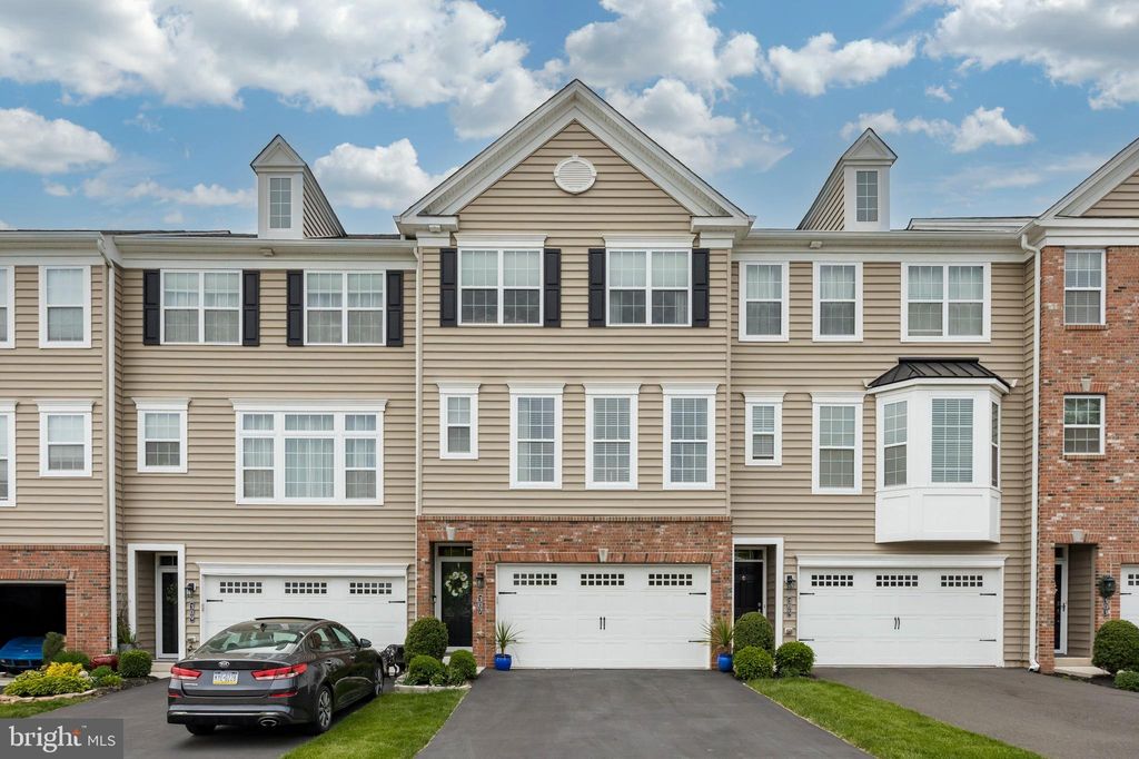 307 W Hamlin Ave, Telford, PA 18969