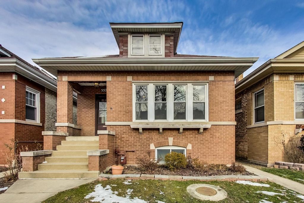 5520 W Dakin St, Chicago, IL 60641