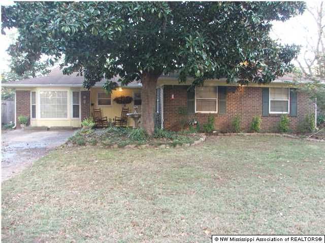 8004 Charleston Dr, Southaven, MS 38671