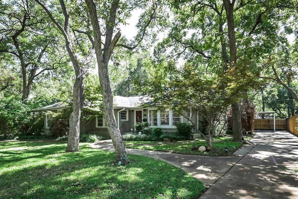 1512 Larkspur Dr, Arlington, TX 76013