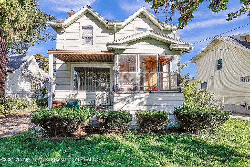 527 Pacific Ave, Lansing, MI 48910