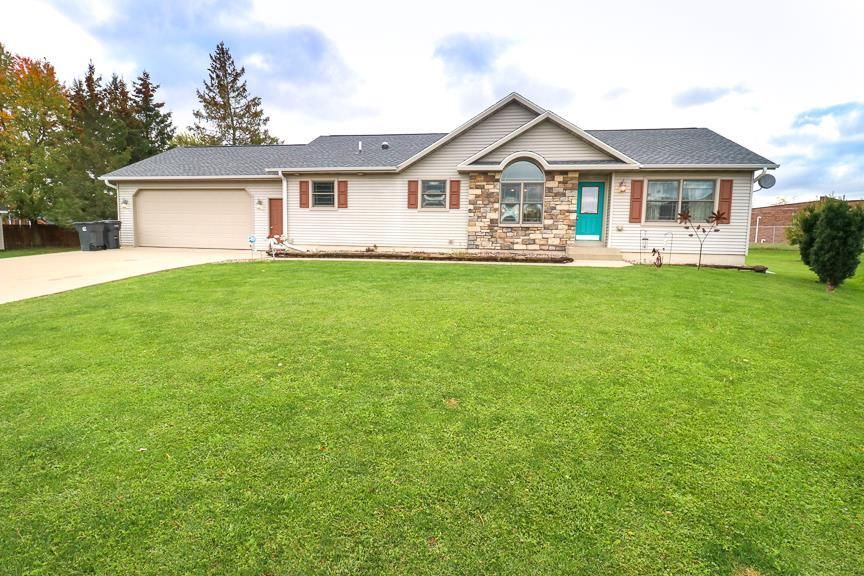 306 West 28TH CIRCLE, Marshfield, WI 54449