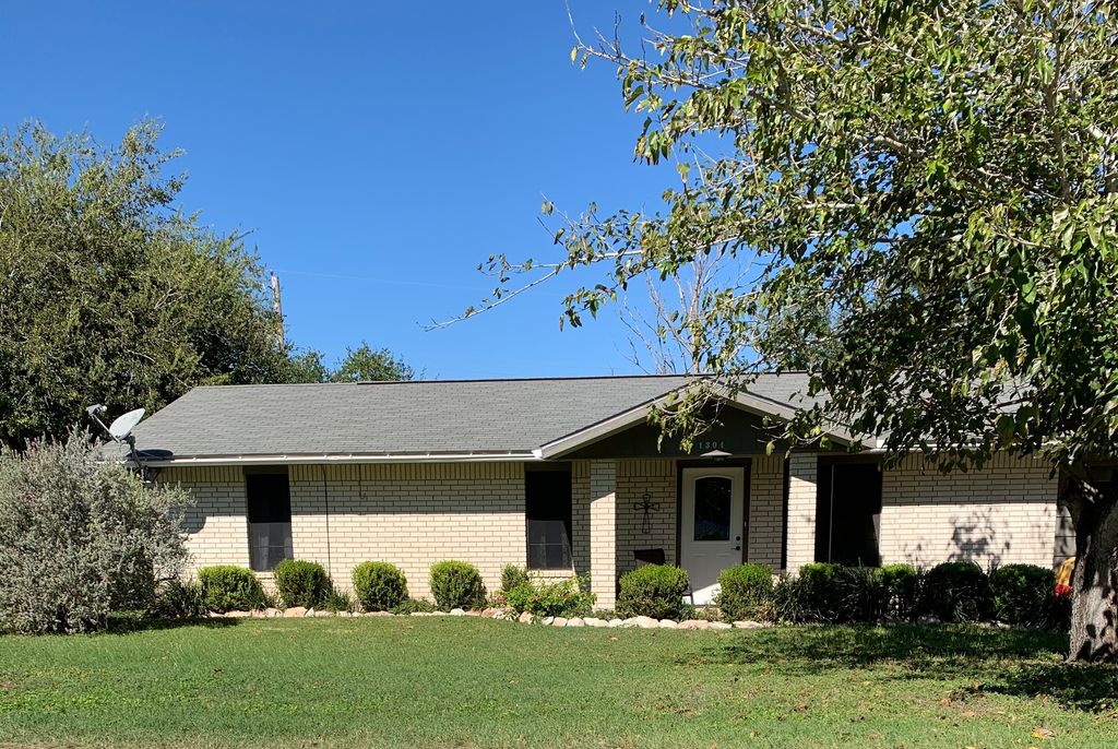 1304 Amy St, West, TX 78022 Trulia