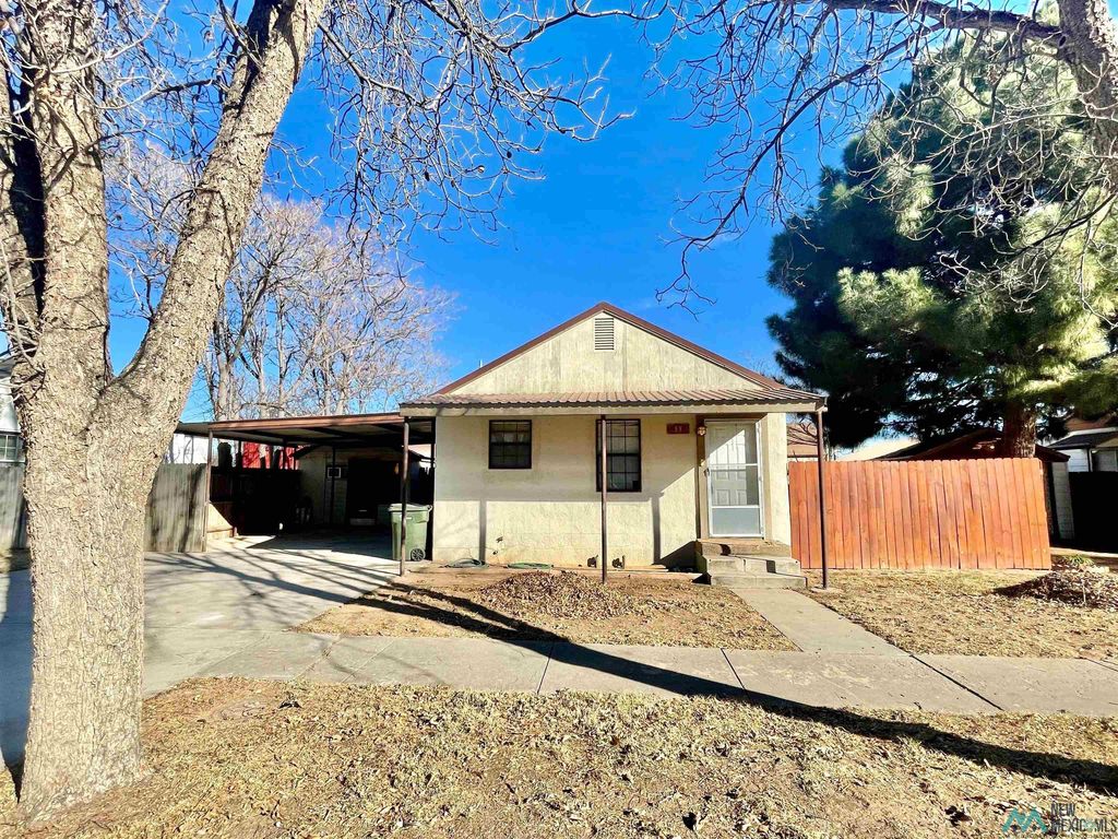 816 N Halagueno St, Carlsbad, NM 88220