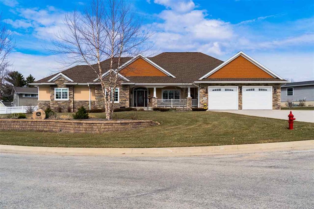 1113 F Ave, Grundy Center, IA 50638 Trulia