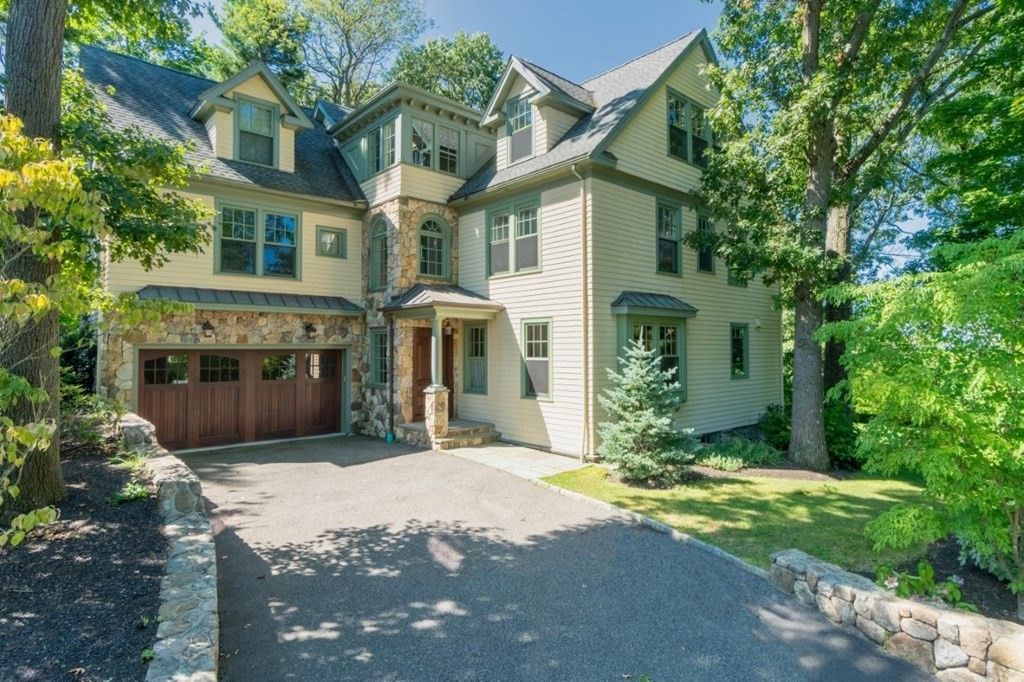 14 Manet Cir, Newton, MA 02467