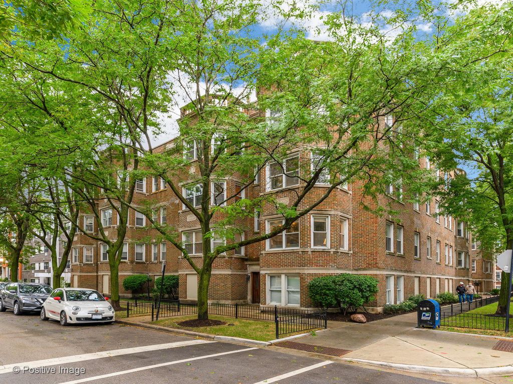 6042 N Kenmore Ave #2, Chicago, IL 60660