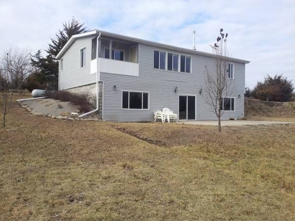 546 Timberline Dr, Melrose, IA 52569