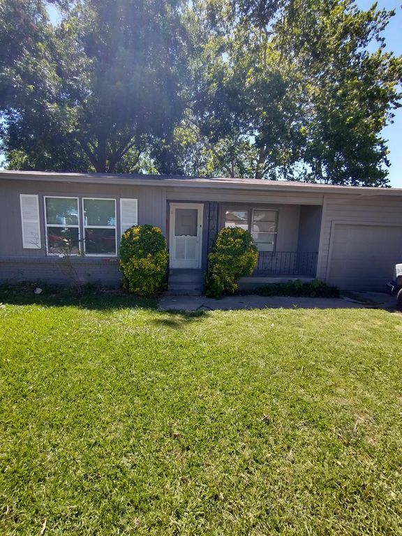 3312 Stanley Ave, Fort Worth, TX 76110
