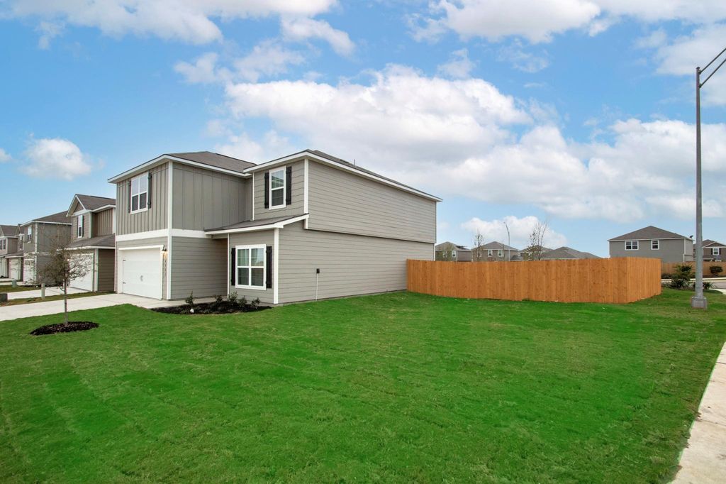 10902 Chatham Ct, Converse, TX 78109