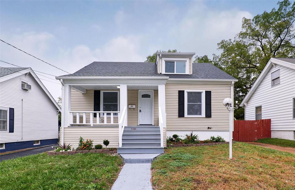 3101 Quiet Ln, Saint Louis, MO 63114
