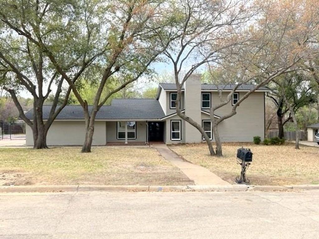 28 Mont Del Dr, Benbrook, TX 76132 Trulia