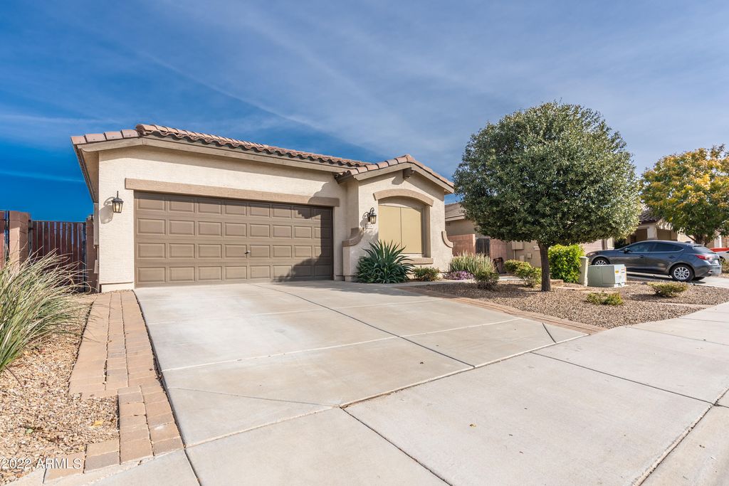 374 W Reeves Ave, San Tan Valley, AZ 85140