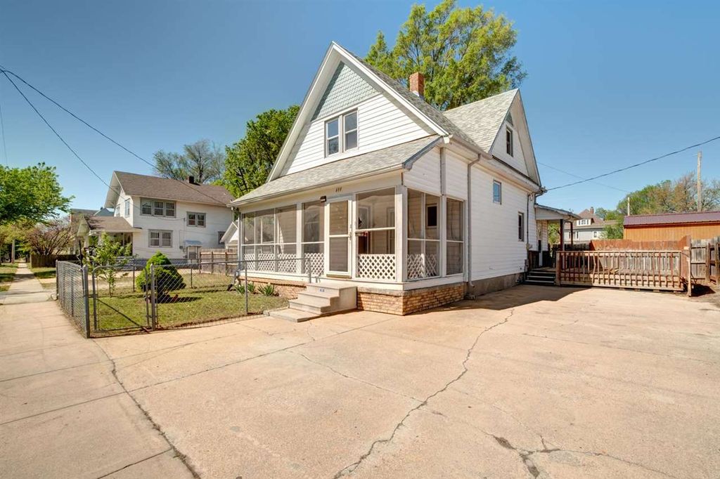 111 Allison St, Newton, KS 67114 2 Bed, 1 Bath SingleFamily Home