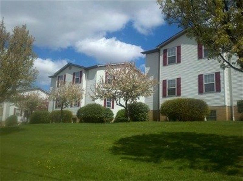 6003 Applecrest Ct, Youngstown, OH 44512 MLS 25680587 6003 Applecrest Ct, Youngstown, OH 44512 MLS 25680587