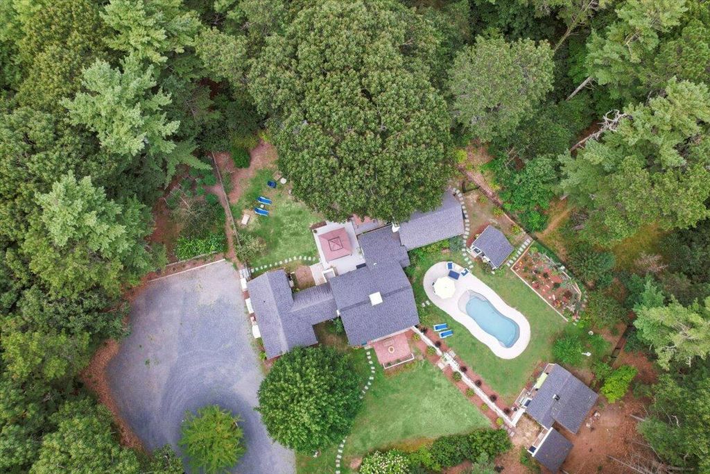 211 Pleasant St #B, South Yarmouth, MA 02664