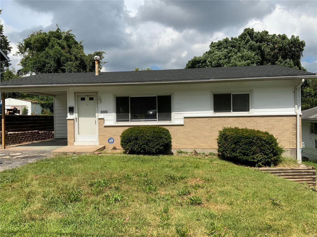 2549 Oakcrest Ave, Saint Louis, MO 63136