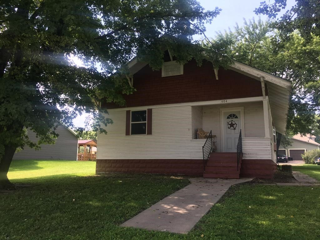 404 S  Vale St, Palmer, NE 68864