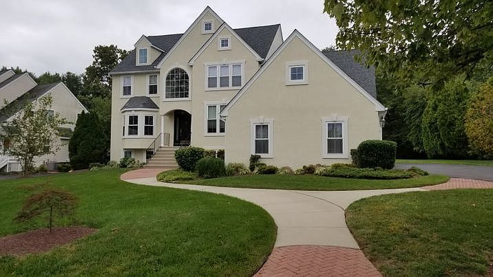 22 Emerson Dr, Riverton, NJ 08077