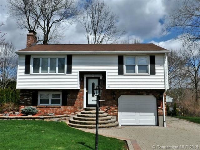 32 Divot Dr, Meriden, CT 06450
