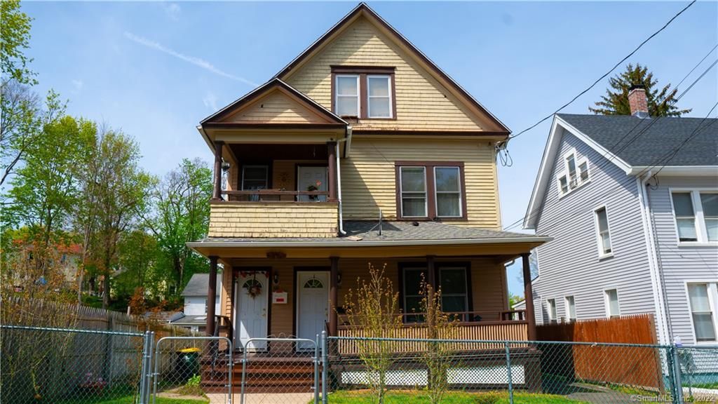 98 High St, Ansonia, CT 06401