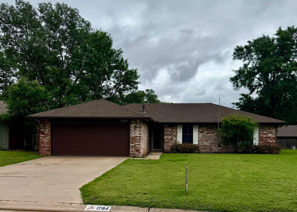 1784 Denim Ln, Enid, OK 73703