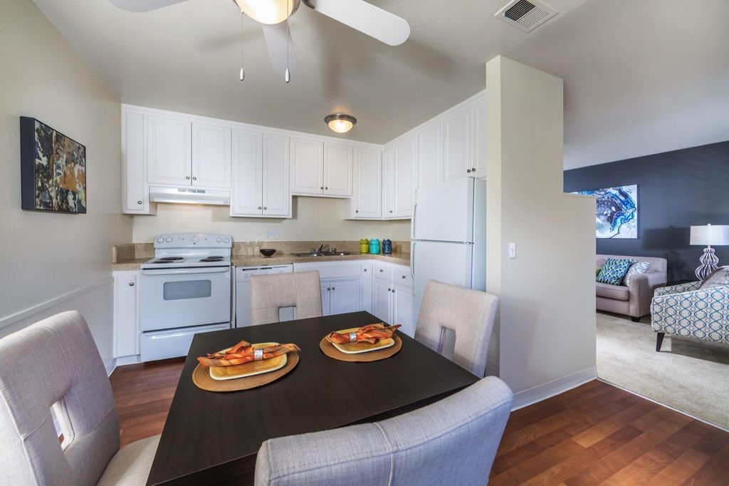 200 Hollis Ave, Campbell, CA 95008