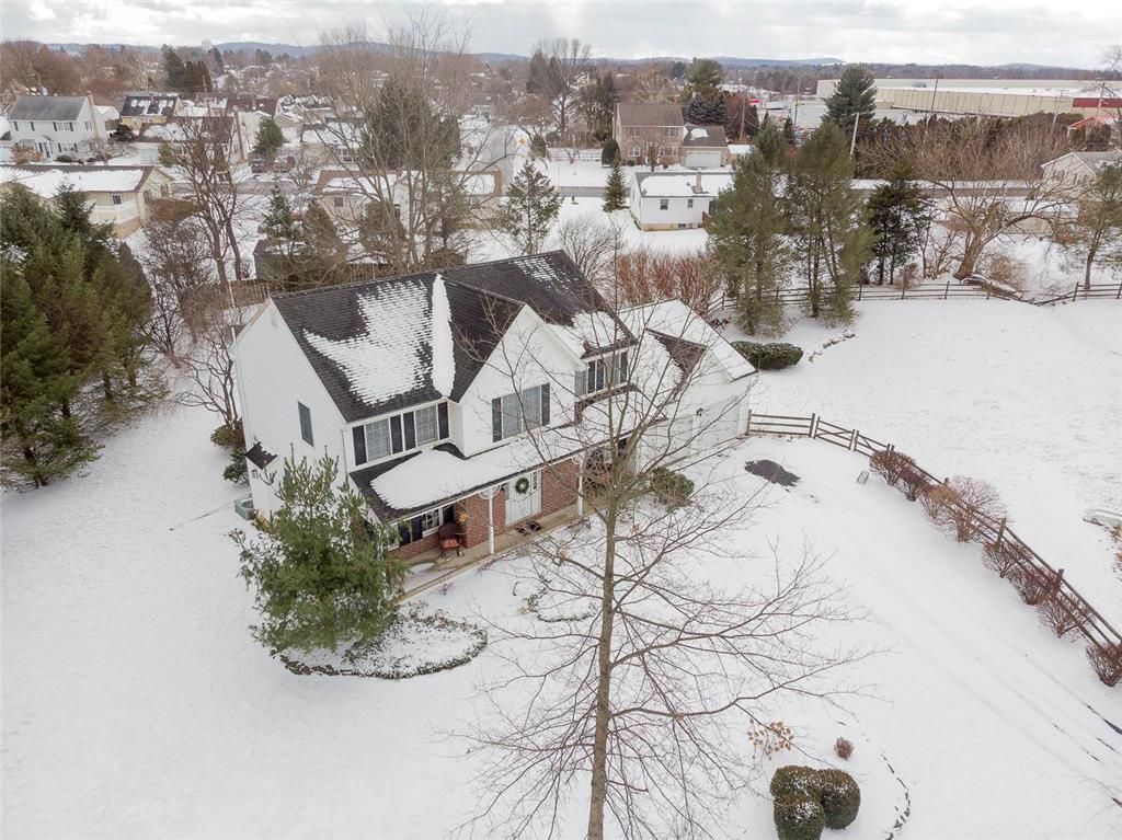 3148 Val Vista Dr, Easton, PA 18045